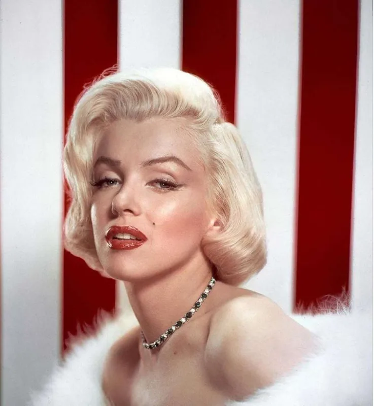 Merilinin “Hollivud” pəhrizinə nələr daxildir?