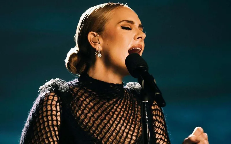 Adel karyerasına fasilə verdi