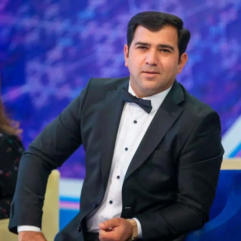 Konservatoriyada işə düzələn Babək gileyləndi