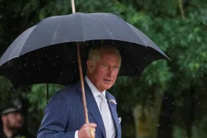 Kral 40 minə bağban axtarır