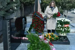 Emin Sabitoğlunun doğum günündə məzarı ziyarət edildi