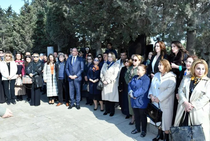 Emin Sabitoğlunun doğum günündə məzarı ziyarət edildi