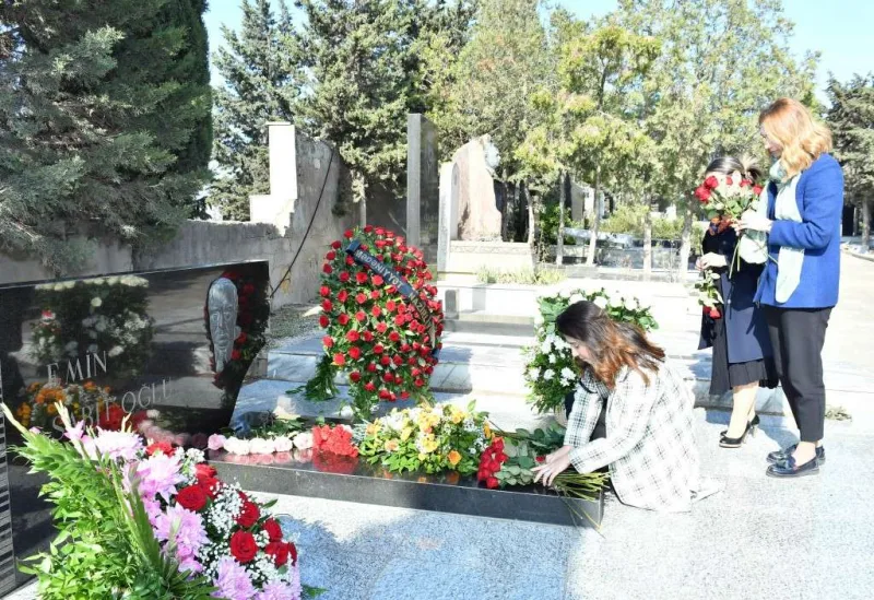 Emin Sabitoğlunun doğum günündə məzarı ziyarət edildi