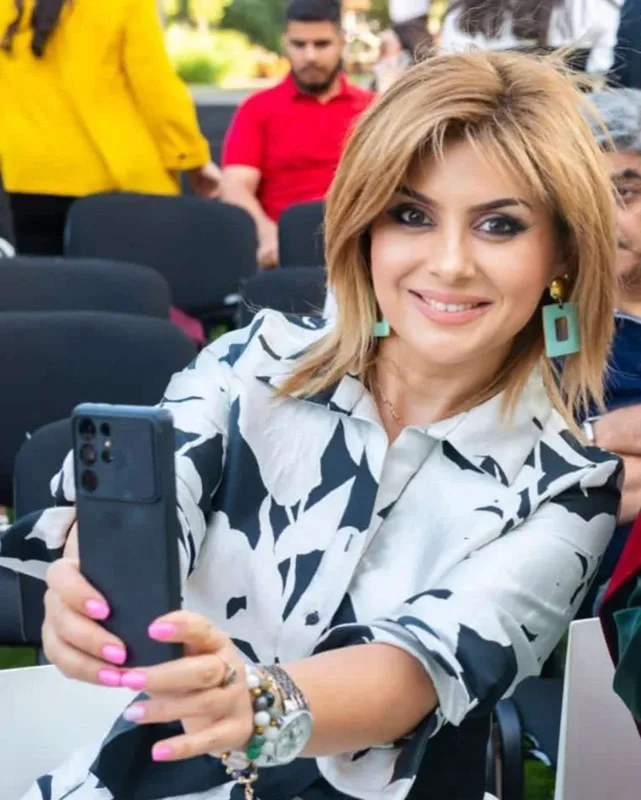 Rövşanə qızların geyimini tənqid etdi - Video