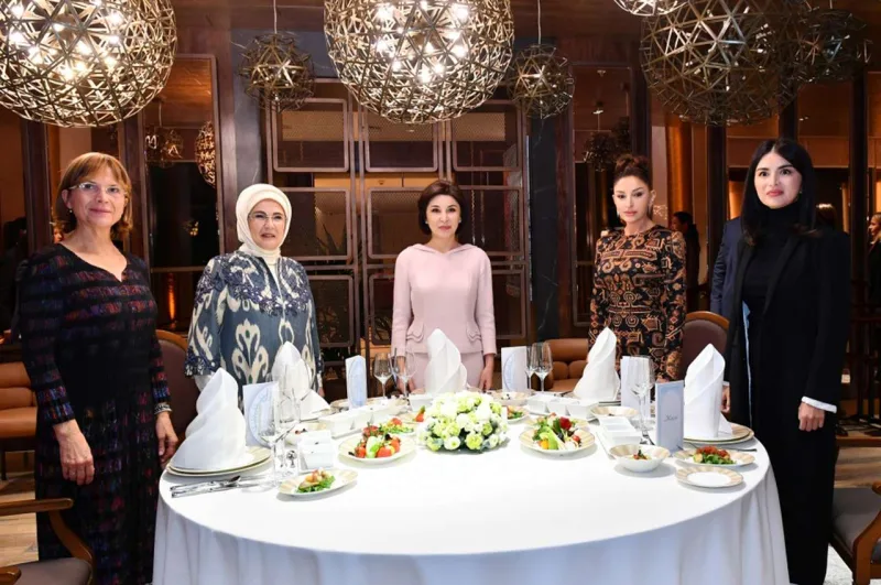 Mehriban Əliyevanın geyimində tarixi detal!