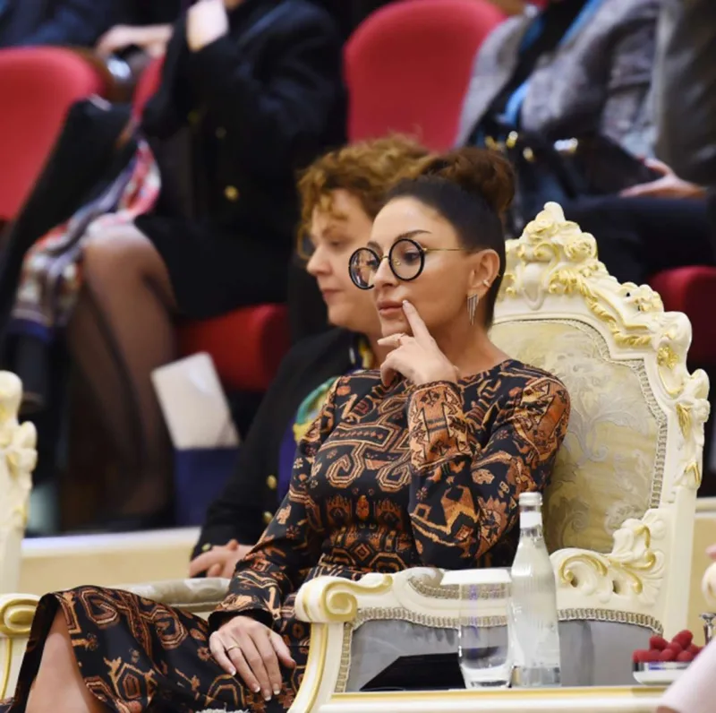 Mehriban Əliyevanın geyimində tarixi detal!