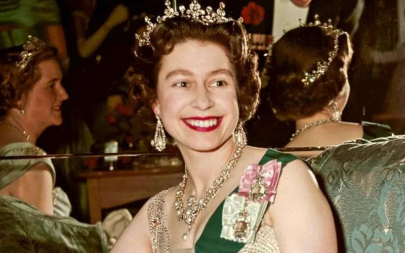 Elizabetin 50 ildir imtina etmədiyi 7 gözəllik qaydası