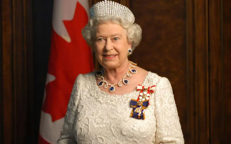 Elizabetin 50 ildir imtina etmədiyi 7 gözəllik qaydası