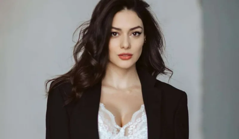 “Maşını üstümə sürməyə davam etdi”