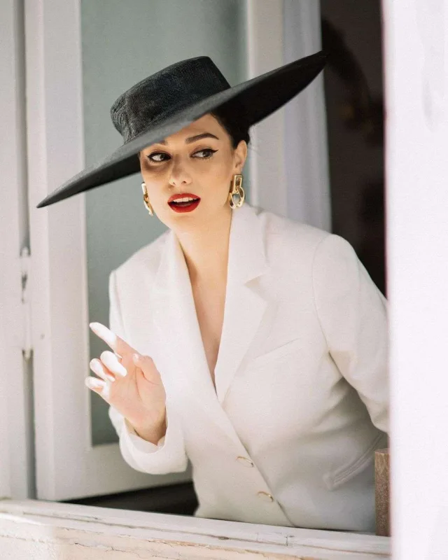 “Maşını üstümə sürməyə davam etdi”