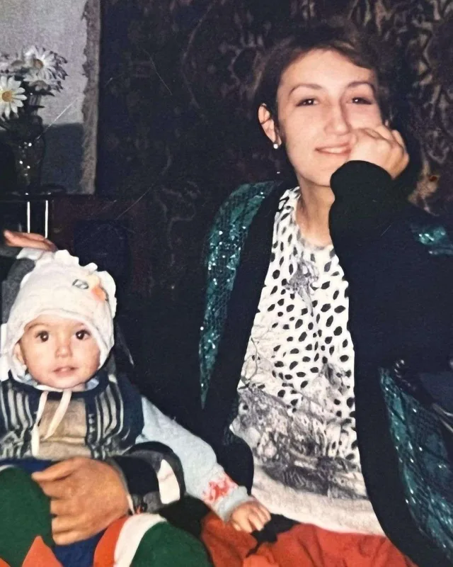 “Hələ də anamın məzarına getməmişəm”