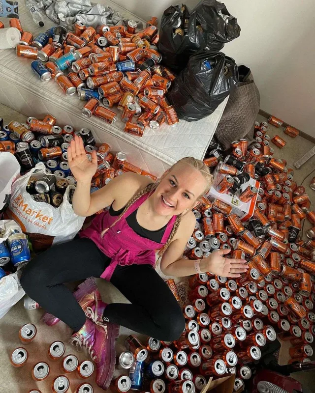 Hər kəsin evini pulsuz təmizləyir