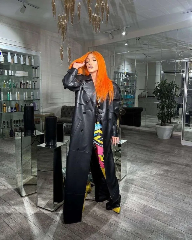 Röya fərqli tərzdə səhnədə!