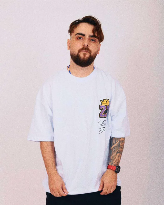 Səhifəsini sıfırladı, Nadirlə selfisini paylaşdı