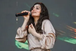 Nəzrindən tənqidlərə cavab