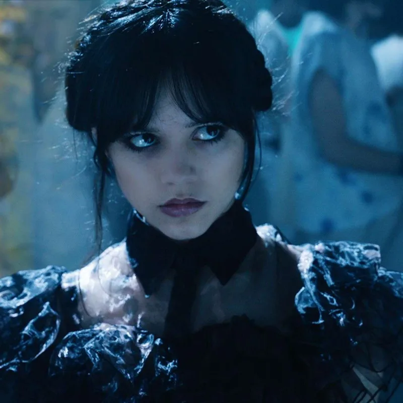 Venzdi məşhur səhnədə kovid olduğunu dedi, tənqid olundu