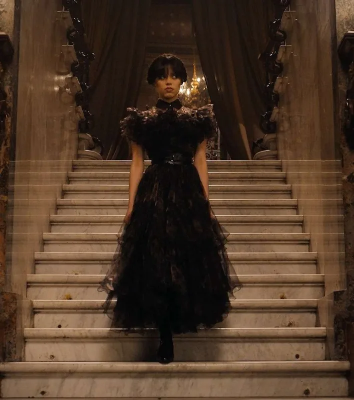 Venzdi məşhur səhnədə kovid olduğunu dedi, tənqid olundu