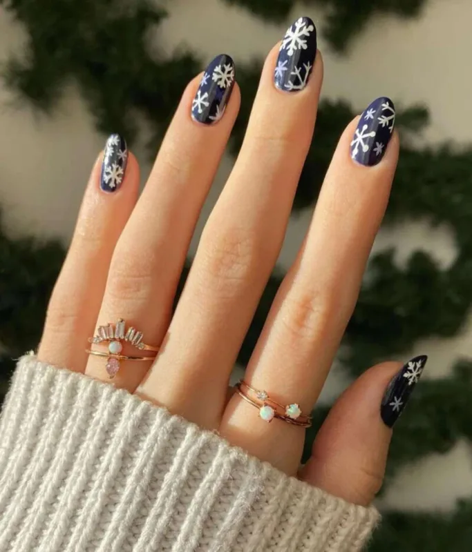 Yeni ildə dırnaqlarınızı bu cür edin!