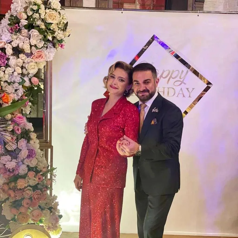 Xanımı Rəşadın köynəyində dodaq boyası izi tapıb