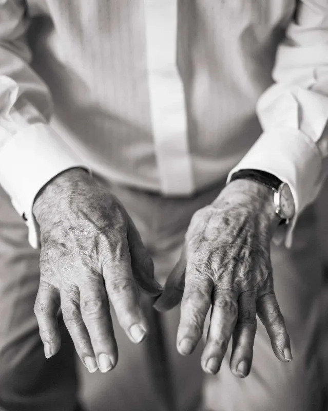 94 yaşlı Ömər Eldarovdan yeni fotolar