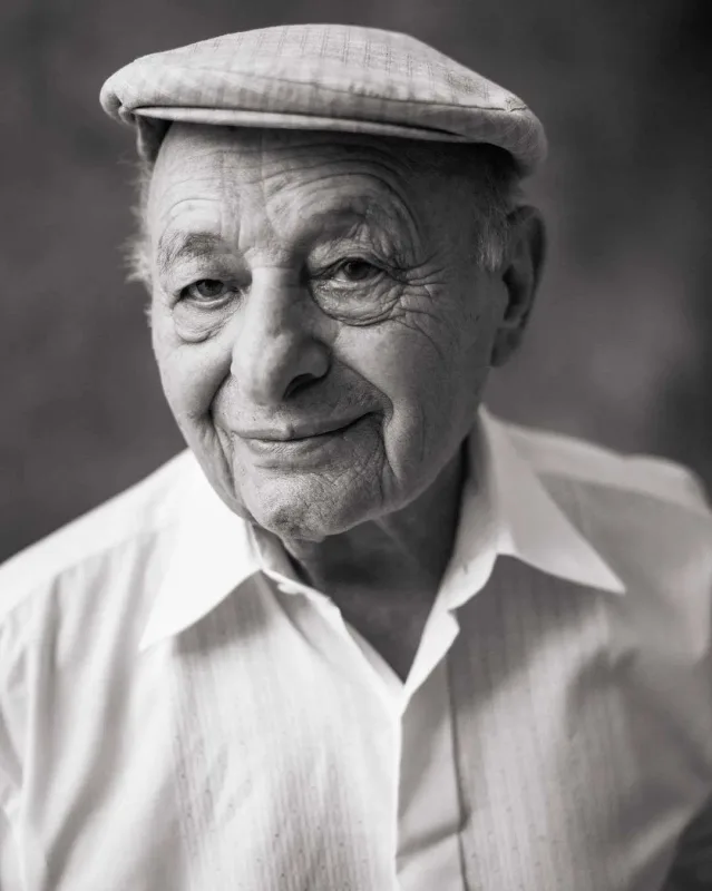 94 yaşlı Ömər Eldarovdan yeni fotolar