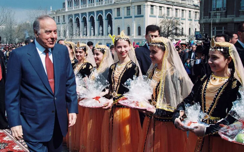 Bu gün Heydər Əliyevin anım günüdür!