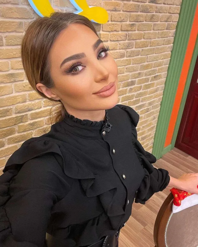 “Qəlbiniz paltarım kimi qaradır”