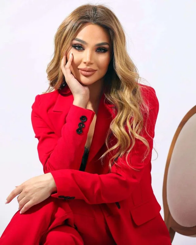 “Qəlbiniz paltarım kimi qaradır”