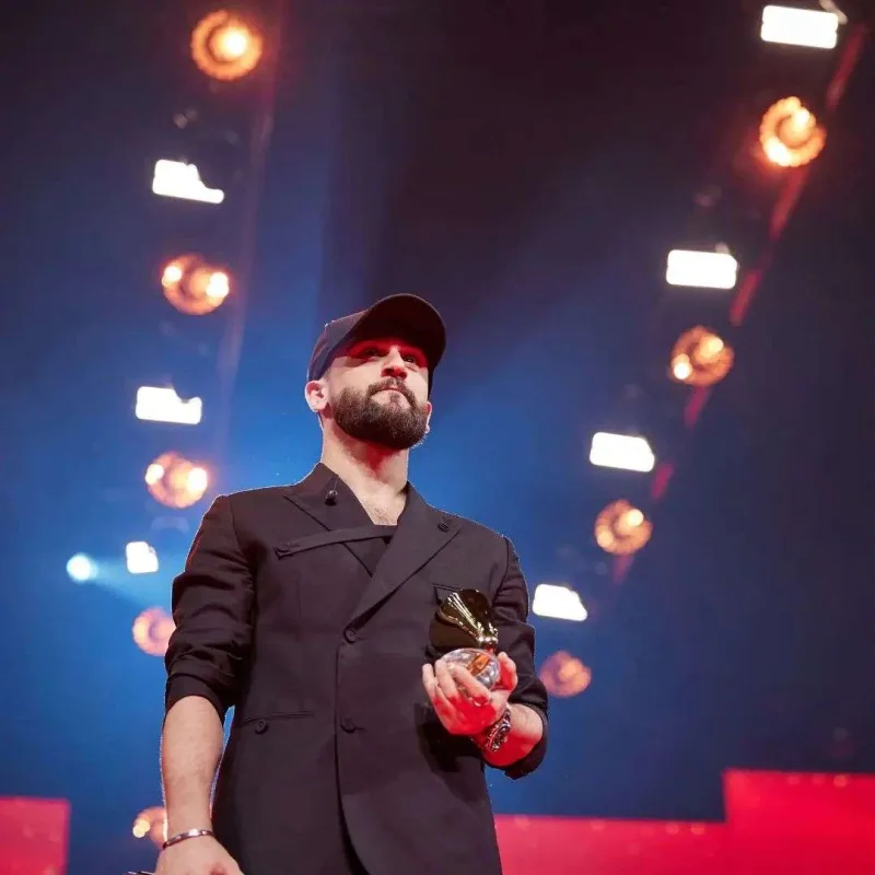 Coni “Qızıl qrammofon” qazandı