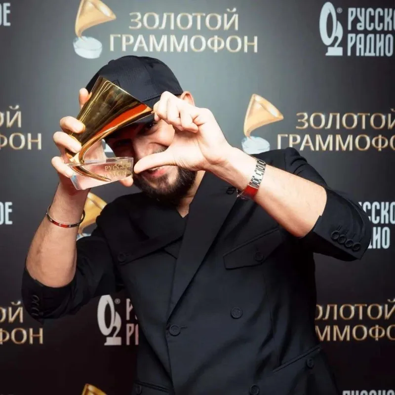 Coni “Qızıl qrammofon” qazandı