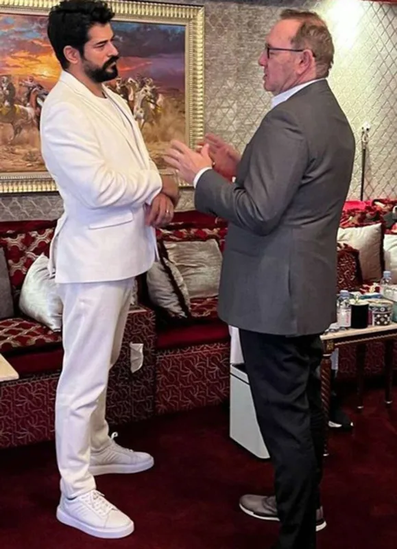 Burakdan tənqidlərə cavab