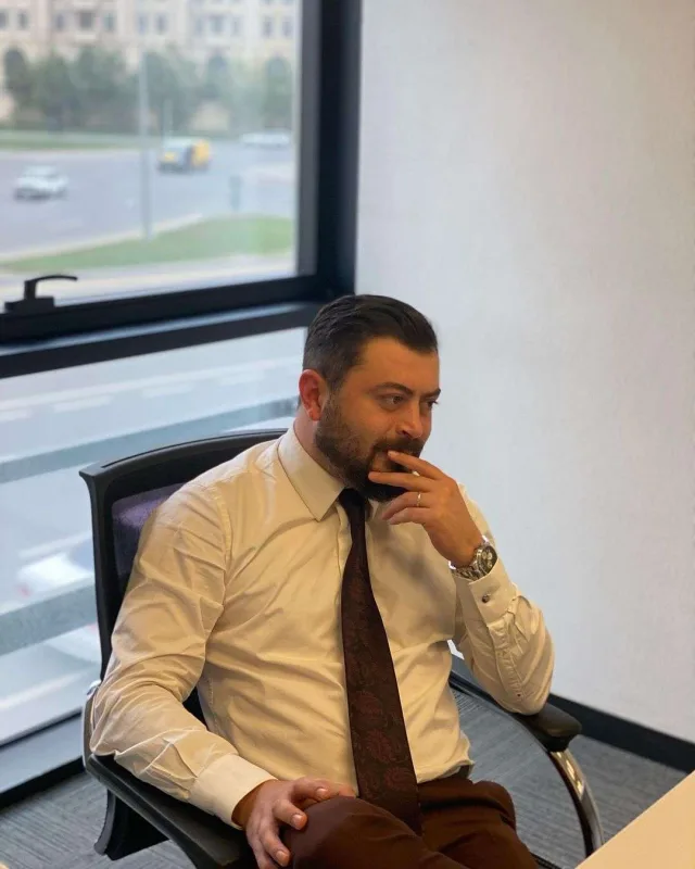 “İnsanlar TikTokda meymunluq görmək istəyir”