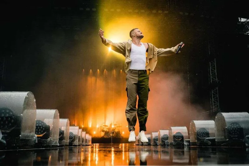 Bu il milyonlar qazanan müğənnilər