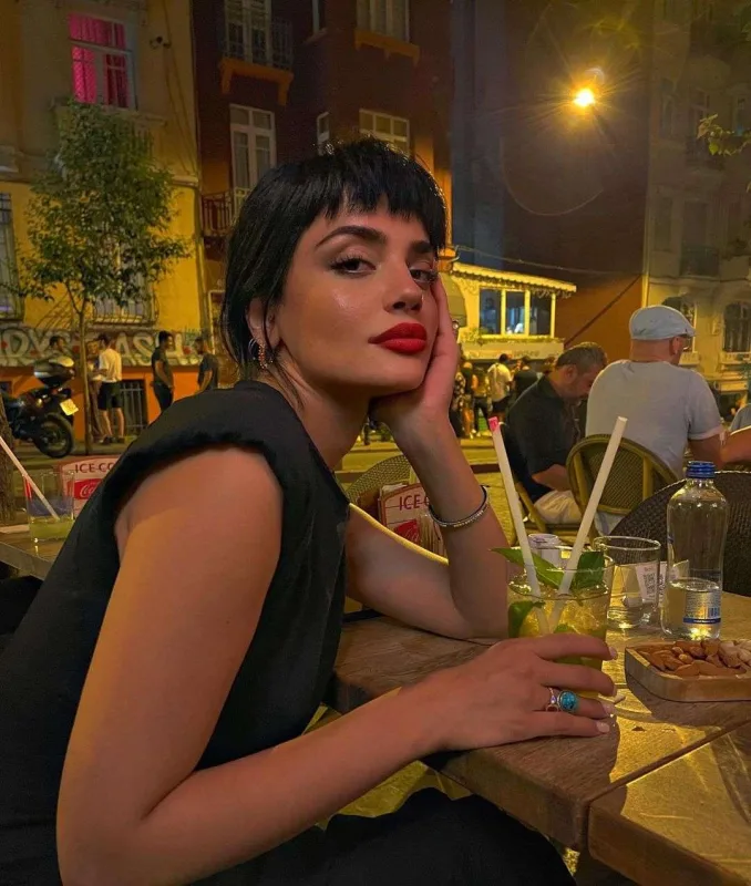 “Polis saxladı, dedi, maşından nəsə iyi gəlir”