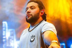 Navai ana dilimizdə mahnı təqdim etdi