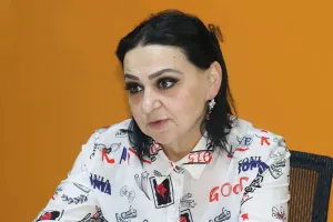 Bir daha aktrisalıq etməyəcək - Səsini itirdi