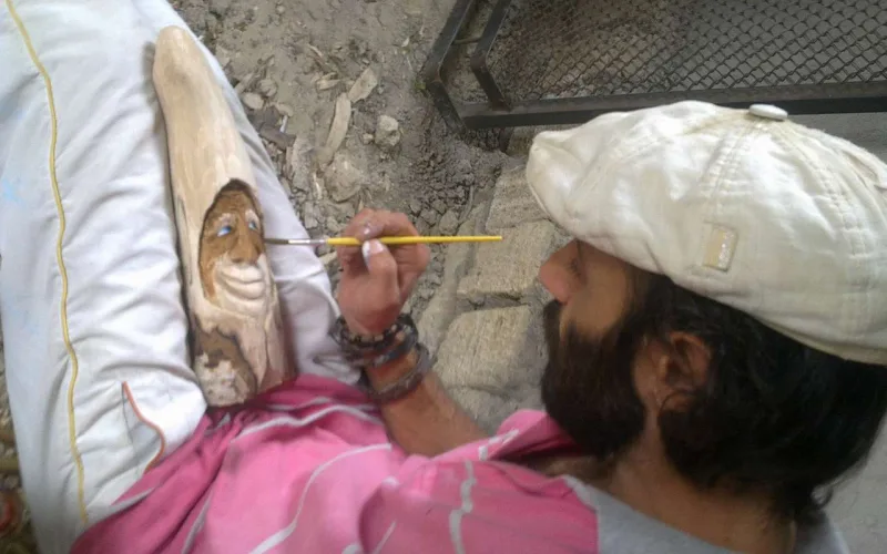 Bakıda heykəltaraş sevdiyi qadını videosu ilə şantaj edirmiş....