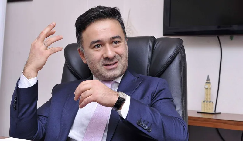 Şəkilsiz məşhurlar...