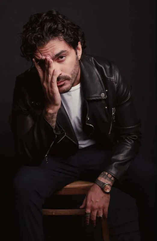 “İstədiyi kimi yaşayanları daşqalaq edirlər”