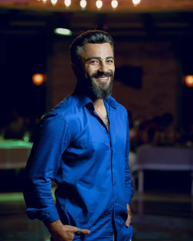 Tələbə yoldaşları Şəhriyara “əmi” deyir