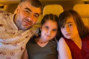 “Buraxın atamı, nə olar?!”