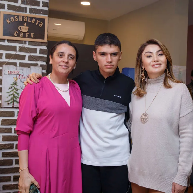 “Özümü onların arasında çox xoşbəxt hiss edirəm”