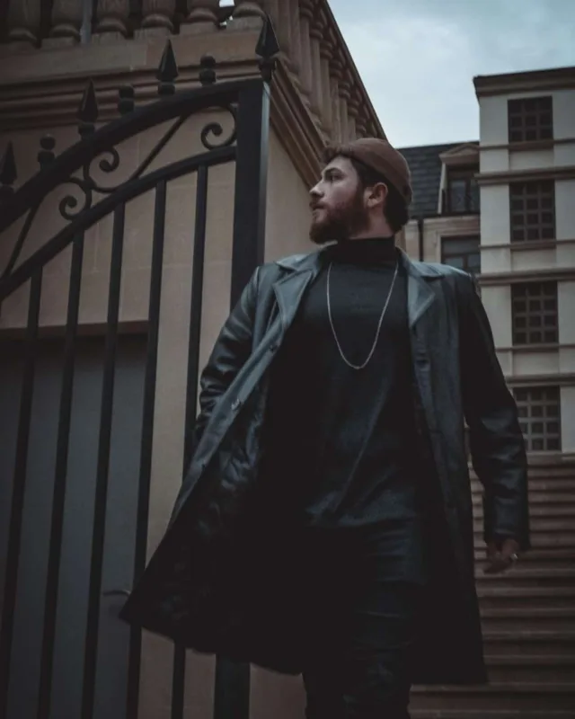 3 il əvvəl yazdığı mahnını təqdim etdi