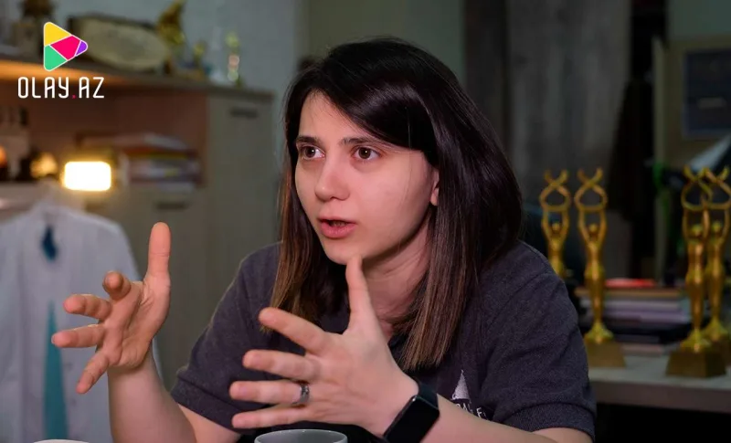 “Məşhurluqdan əvvəl salonda işləyirdim”