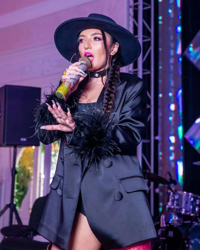 “Mən oxuyanda insanlar ağlayır”