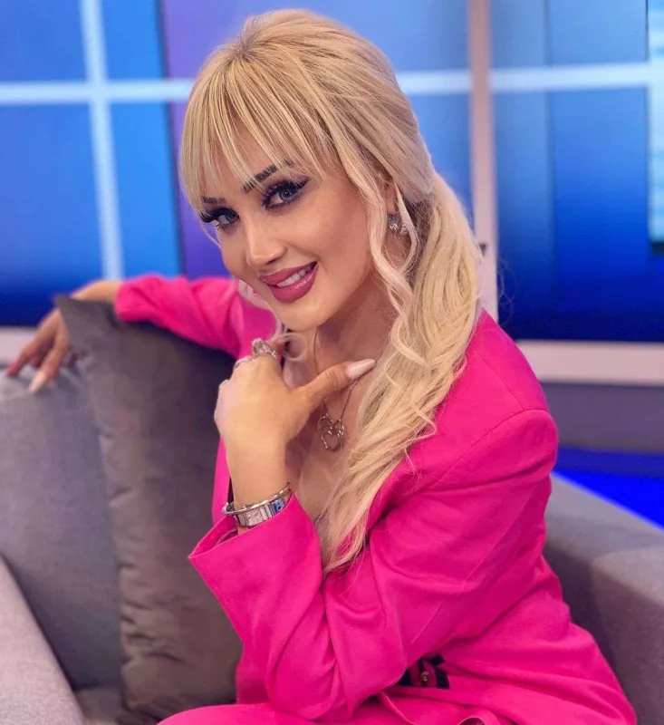 Sualı eşidən Əsədova özündən çıxdı