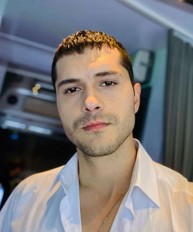 Söyüş söyərək çəkiliş meydançasını tərk edib