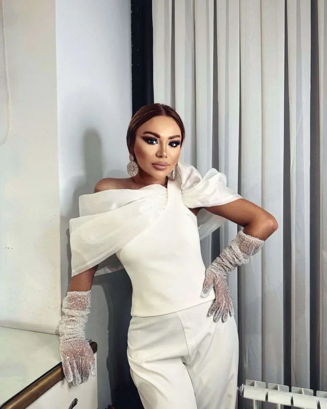 “İnsan güzgüdə özünə baxar ki, nəyə oxşayıram?”