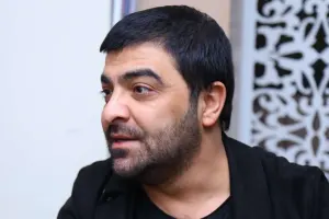 “Qadın paltarında atılıb düşməyə ehtiyac yoxdur”