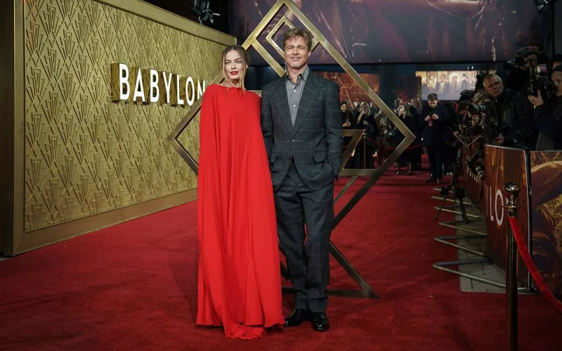 Kürək dekoltesi ilə qalaya damğa vurdu